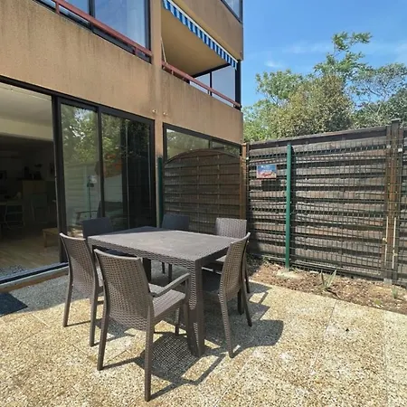Apartment Le Tinhare - With Garden Near The Sea *