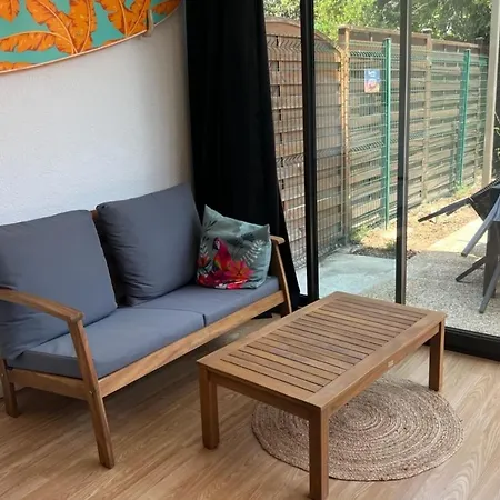 Apartment Le Tinhare - With Garden Near The Sea
