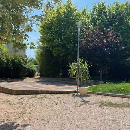 Le Tinhare - With Garden Near The Sea