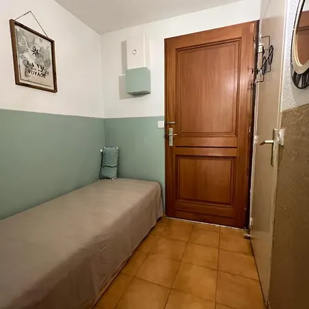 Apartment Le Tinhare - With Garden Near The Sea *
